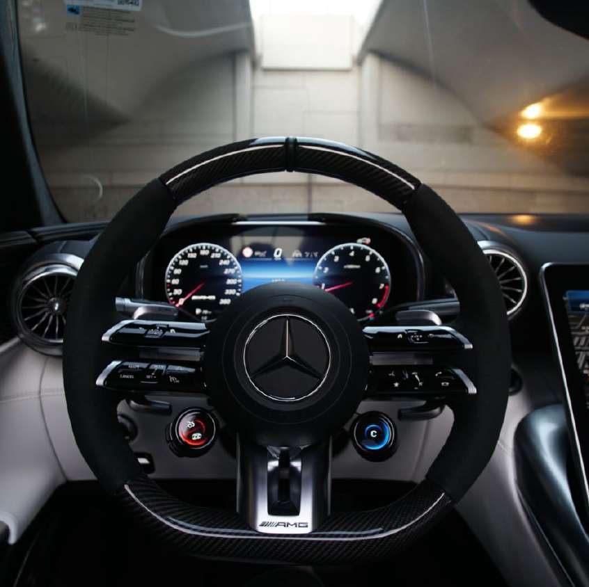 Mercedes-AMG SL 63 Roadster 2
